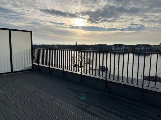 Luxuriöse Dachgeschoss-Wohnung mit atemberaubenden Blick auf die Dahme