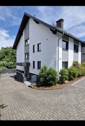 **Traumhafte 3-Zimmer-Terrassenwohnung mit großzügiger Dachterrasse in Gummersbach**