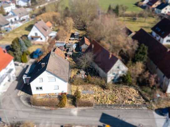 *Einfamilienhaus mit riesigem Grundstück in Holzheim*