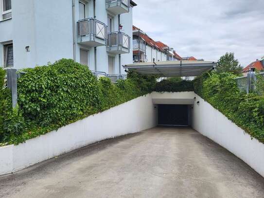 Stellplatzsuche leid? Tiefgaragenstellplatz im Doppelparker