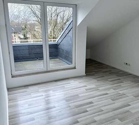 Elegante, moderne DG Wohnung, Stellplatz/Garage möglich