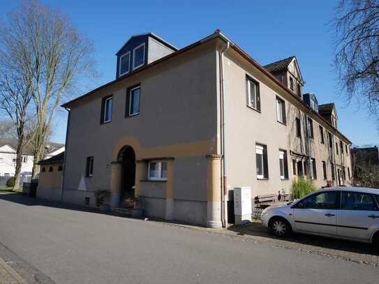 Leben wie im eigenen Haus-Großes Reihenendhaus, viel Platz für die Familie mit Terrasse in Bismarck