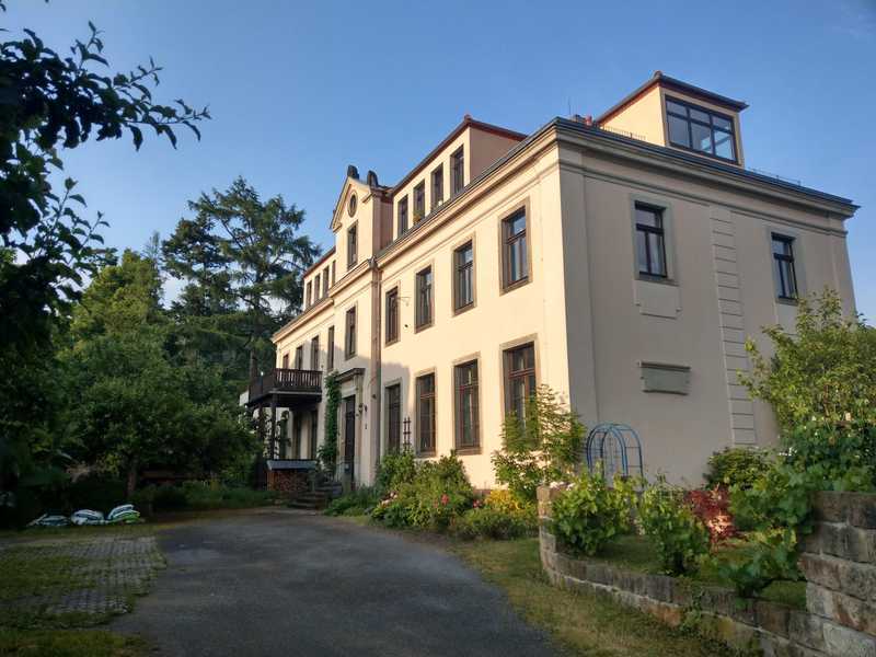 Exklusive 5‑Zimmer‑Altbau-Maisonette in Pillnitz mit Weinbergblick – provisionsfrei