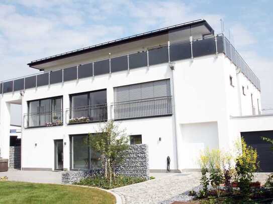 Luxus-Maisonette-Wohnung mit Terrasse und großem Garten im exklusiven Architektenhaus