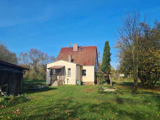 Kleines Einfamilienhaus + große Scheune + weitere Baufläche zu verkaufen