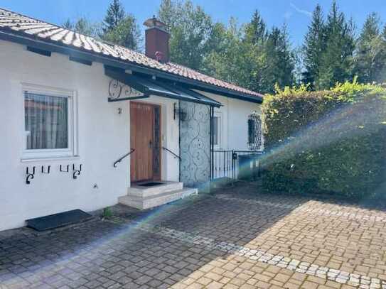 Lenggries | 60er Retro Bungalow (Heizung und Fenster erneuert) auf großem Grundstück Isar Ostseite