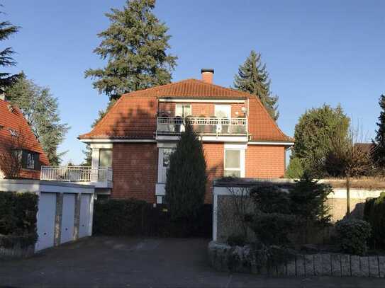 Helle schöne 2-Zimmer-Wohnung mit SW-Balkon und Blick ins Grüne in Kirchrode