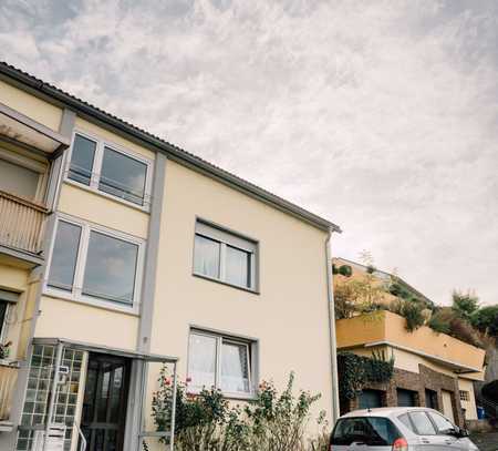 Renovierte 3-ZKB-Balkon Wohnung in zentraler Lage von Koblenz-Pfaffendorf