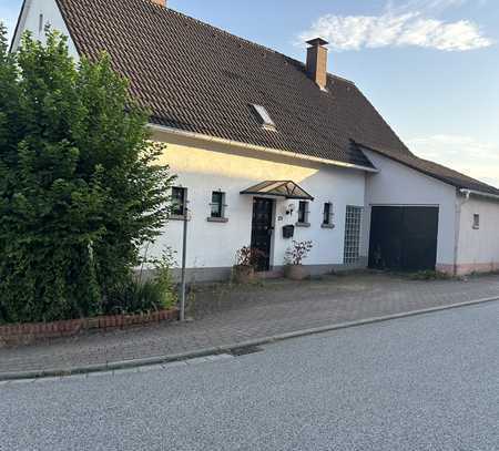 Sehr schönes 1-2 Familienhaus in ruhiger Lage