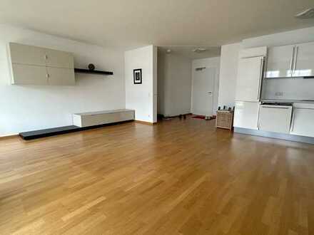 Großzügige helle 2-Zimmer-Wohnung mit Westbalkonen und Einbauküche in München Solln