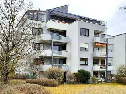 Großzügig geschnittene und helle 2-Zimmer-Wohnung mit Westbalkon