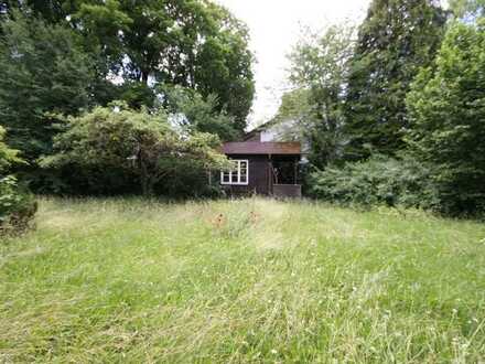 Grundstück mit Altbestand in ruhiger und gut angebundener Lage in Stockdorf