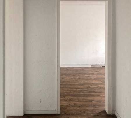 Helle renovierte 2 ZKB Wohnung im 2.OG mit 58,54 qm, Balkon und Abstellkammer