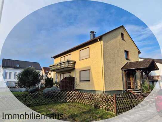 IDEAL für die ganze Familie! Tolles Potential mit Pool + 2 Garagen!EFH in Hofheim-Wallau!