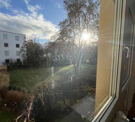 Sanierte Wohnung mit drei Zimmern und Balkon in Mannheim