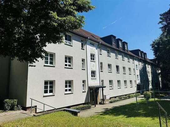 TOLLE DACHGESCHOSSWOHNUNG MIT BALKON UND EINBAUKÜCHE