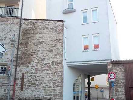 Moderne 1 Zi. Whg., Dachgeschoss, ca. 36 m², Fussbodenheizung, EBK, TG-Stellplatz schöner Blick, ...