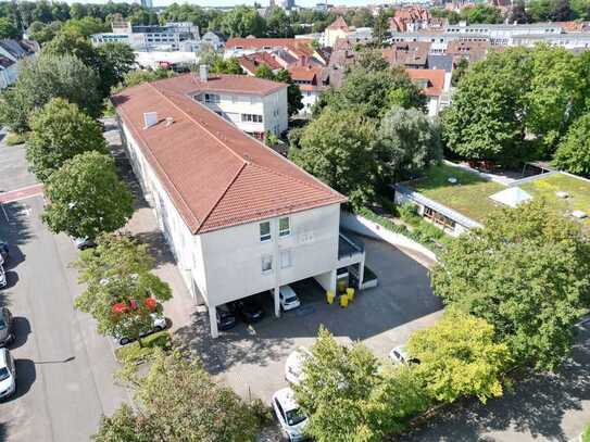 Gute Sichtbarkeit in Ecklage