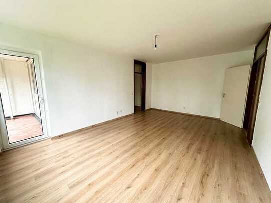 *Renoviert* 2 Zimmer-Wohnung mit Loggia