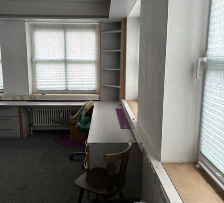 Gr. moderes Büro/Praxis/Kanzlei in Hohenecken komplett eingerichtet