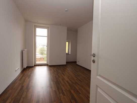 komfortable 3-Raum-Wohnung mit EBK, Balkon und Aufzug, zentrumsnah