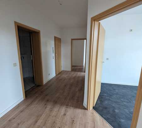 ++ Traumhaft ++ Schön renovierte 2,5 Zimmer Wohnung mit großartiger Aussicht ++