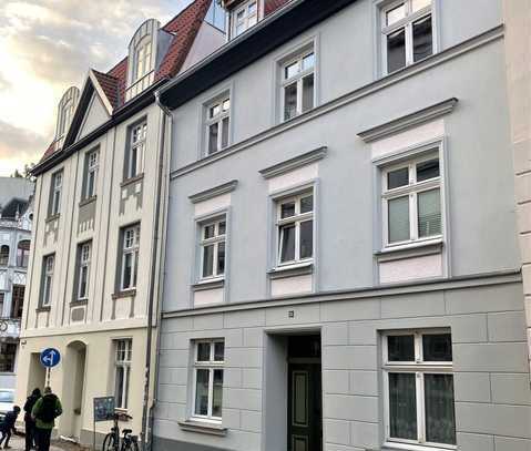 Schicke 1-Raum-Wohnung in der Schillstraße mit Einbauküche und Terrasse