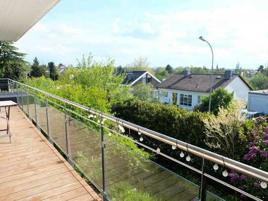 Nieder-Erlenbach! Freistehendes Einfamilienhaus mit Einliegerwohnung auf 700m² Grundstück.