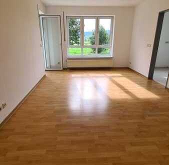 Helle 2-Raum-Wohnung mit Wintergarten in ruhiger, grüner Lage