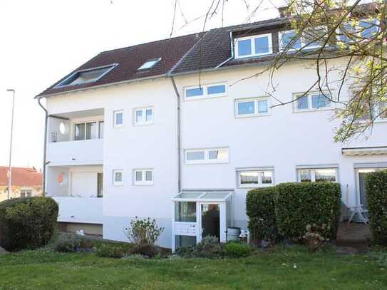 Frisch kernsanierte 3-Zimmer Dachgeschosswohnung in zentraler Wohnlage von Sankt Augustin-Mülldorf