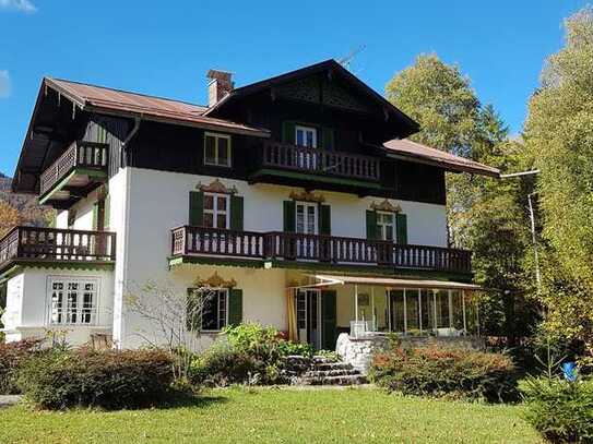 Achtung Liebhaber! Eine stilvolle Landhaus-"Villa" möchte wieder im alten Glanz erstrahlen!