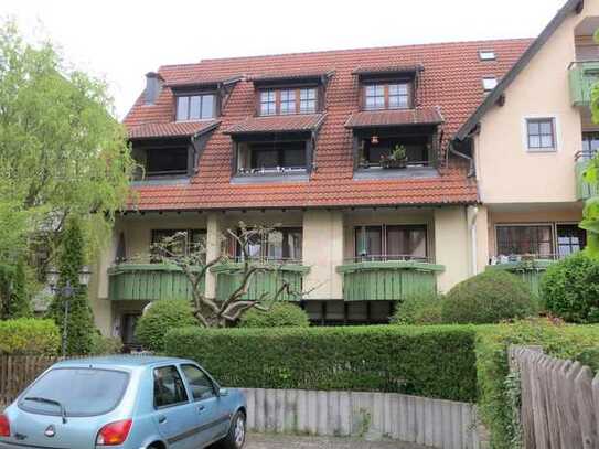1,5 Zi.-Wohnung, zentral in Bad Urach, ruhig gelegen und renoviert mit Balkon und EBK