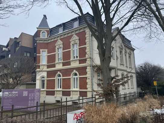 Wunderschöne Stadtvilla 1 von 4 Wohnungen kernsaniert, im OG auch mit Loggia