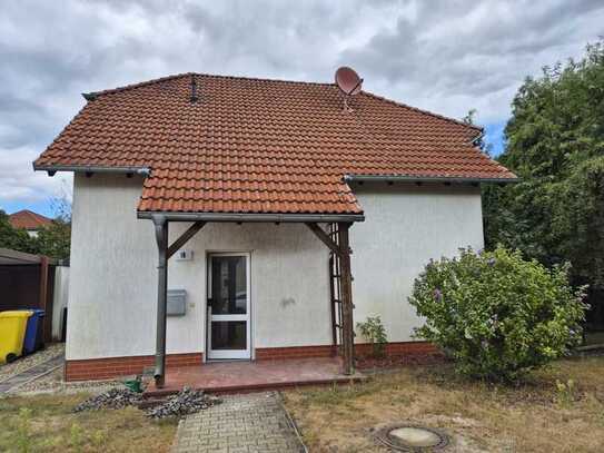 modernes Einfamilienhaus mit Garten, Garage und Carport in ruhiger Lage am Rande von Lübben