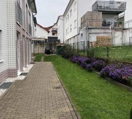 Erdgeschosswohnung mit Balkon