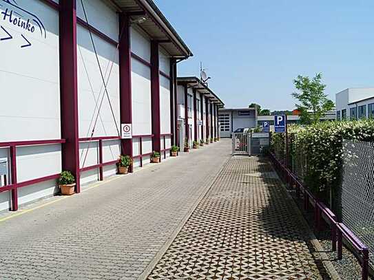 Lager Werkstatt Büros und Wohnung in Derching