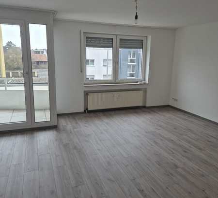 Vollständig renovierte 2-Zimmer-Wohnung mit Balkon in Mönchengladbach