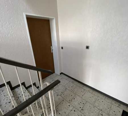 Geschmackvolle, modernisierte 2-Zimmer-Wohnung mit gehobener Innenausstattung mit Balkon in Willich