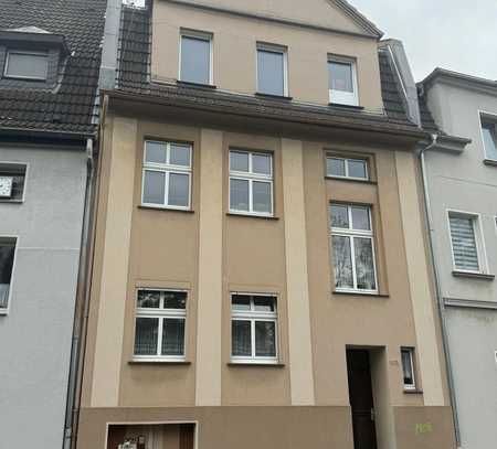 Mehrfamilienhaus mit viel Potenzial in Duisburg Alt-Hamborn