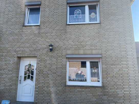 Schöne 3-Raum-Wohnung mit Balkon in Lehre OT Essenrode