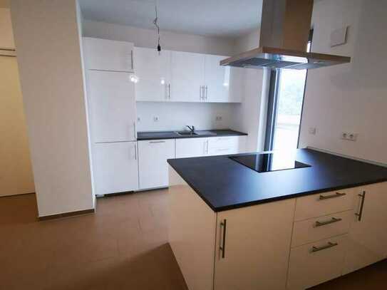 2-Zimmer Wohnung mit Balkon und Küche in Kelsterbach * von privat