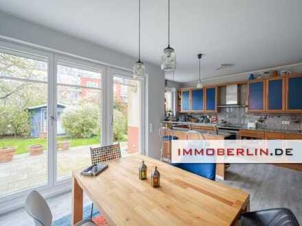 IMMOBERLIN.DE - Raumwunder in familiärer Lage! Schönes Haus in Seenähe