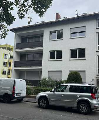 Wi-Erbenheim / Living in a quiet location /3 rooms, kitchen, fireplace, balconies and terrace!