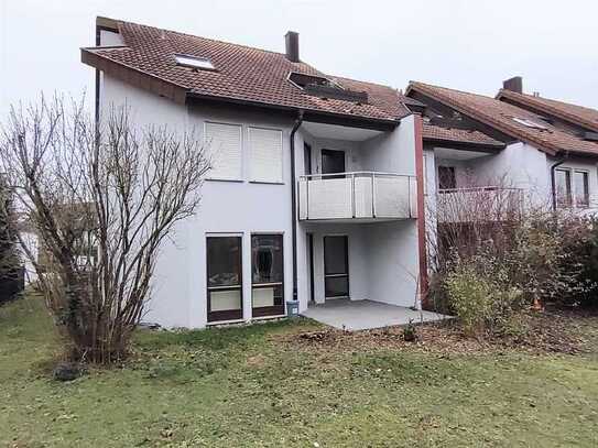 Großzügige und helle 3 Zimmer Wohnung mit großer Terrasse