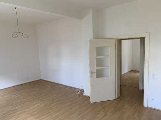 Renovierte 2-Zimmer-Erdgeschoss-Wohnung im Dichterviertel