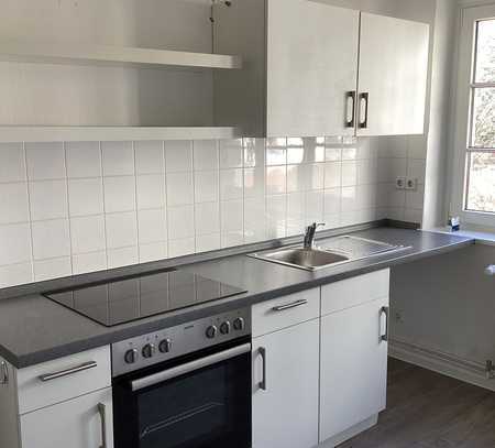 3 Zimmer Wohnung mit Einbauküche!