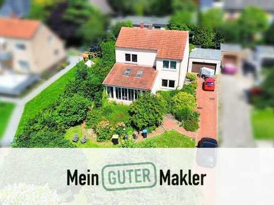 Ihr Traumhaus in Bremen: Stilvolles Einfamilienhaus mit großem Garten und Wintergarten