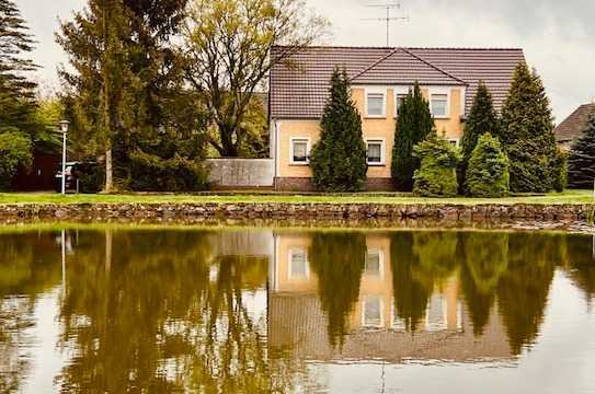 Bauernhof direkt am Dorfweiher im verschlafenen Flämingdorf