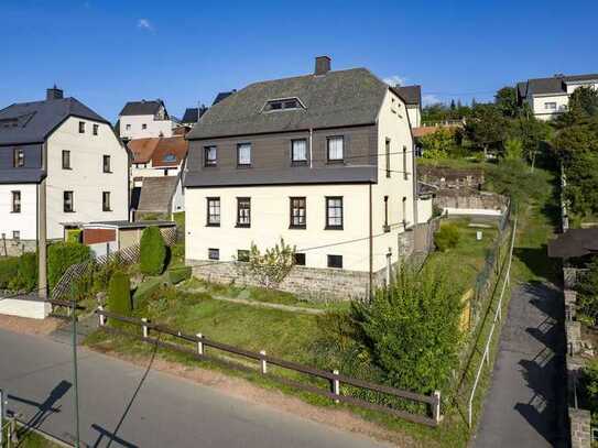 Idyllisches Zweifamilienhaus im Erzgebirge mit großem Potenzial für Ihr Traumzuhause!