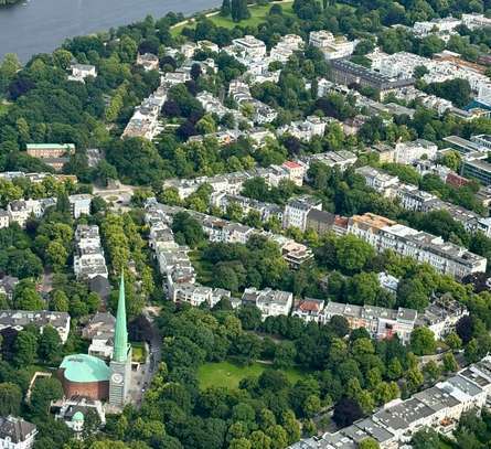 Herrschaftliche kernsanierte Altbauwohnung in Bestlage